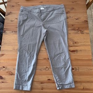 Old Navy Grey Pixie cut pants